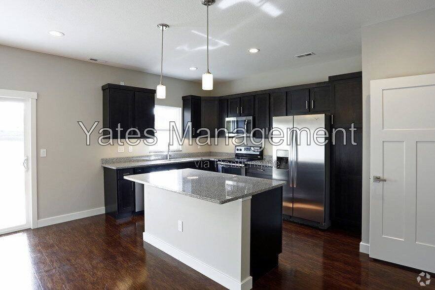 209 Colonial Drive – photo 4