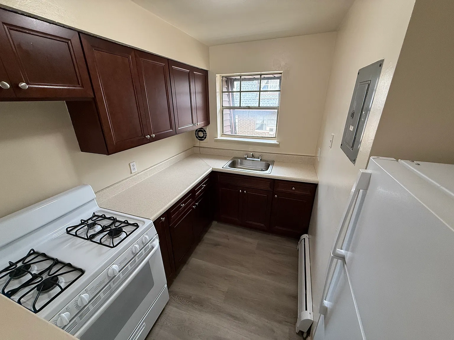 Brookdale Apartments – photo 4