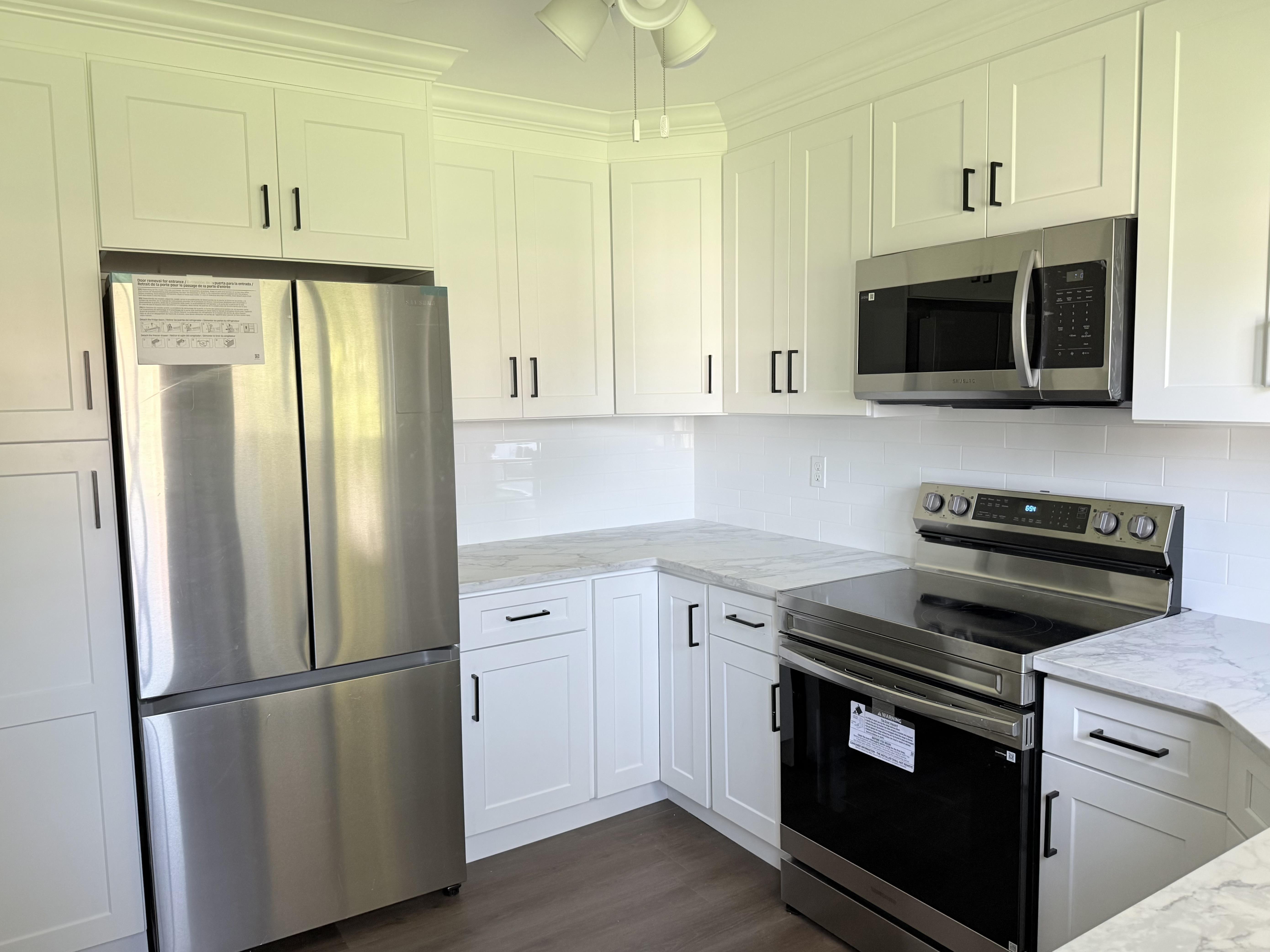 123 E 10th St unit 1 – photo 1