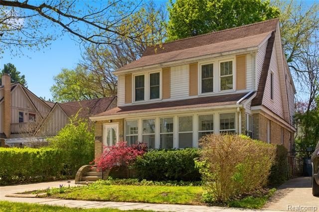 135 N Connecticut Ave – photo 1