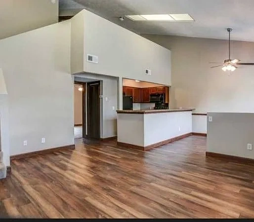 Kings Crest Townhomes – photo 2