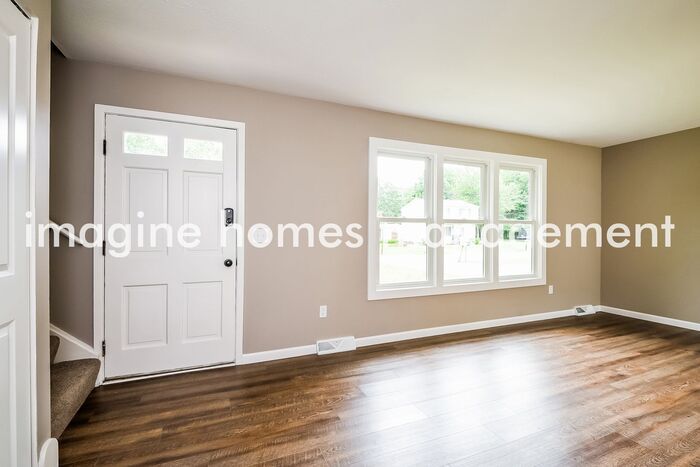 5271 Broad Blvd – photo 4