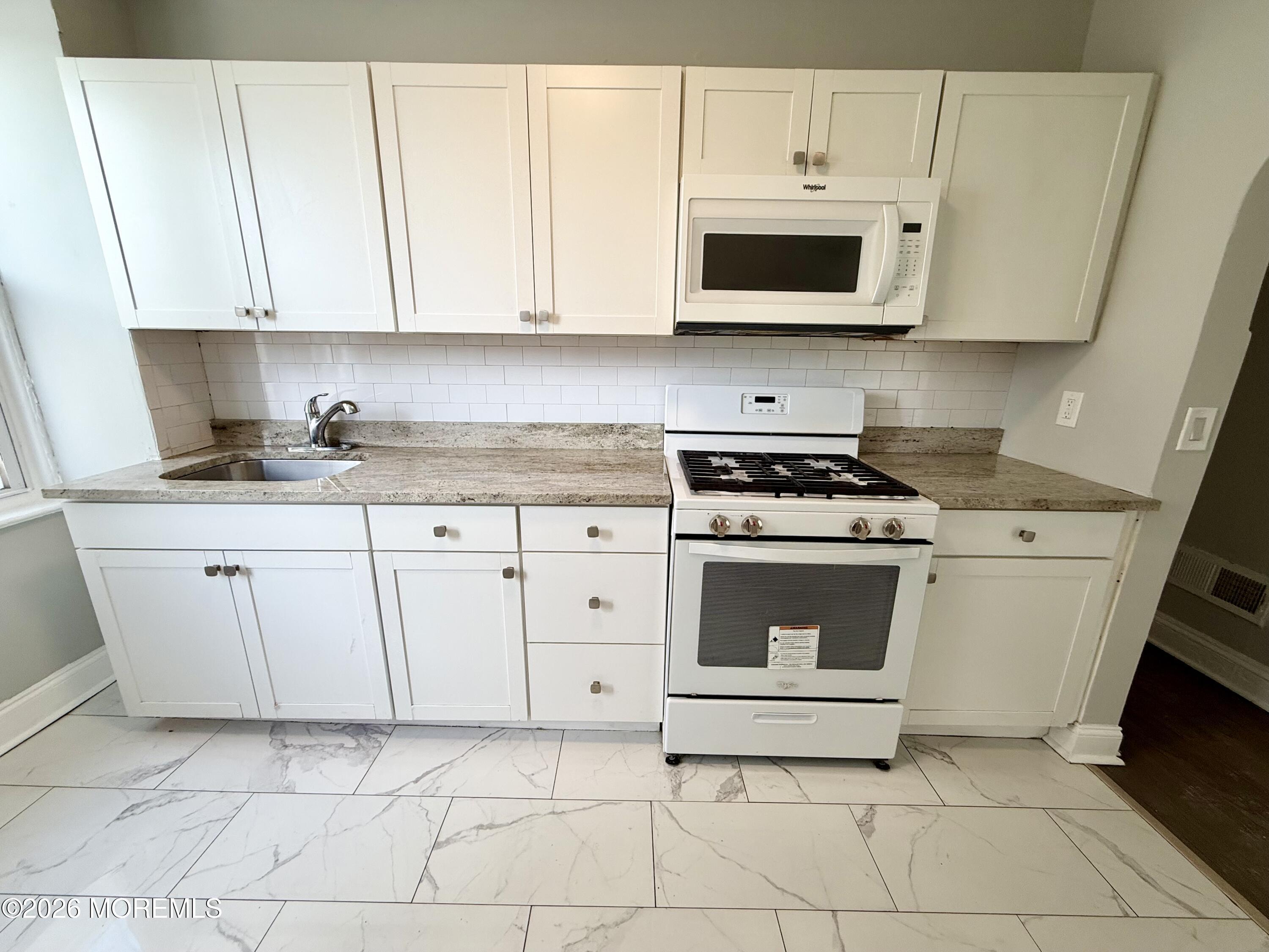 37 2nd Ave unit 1 – photo 1
