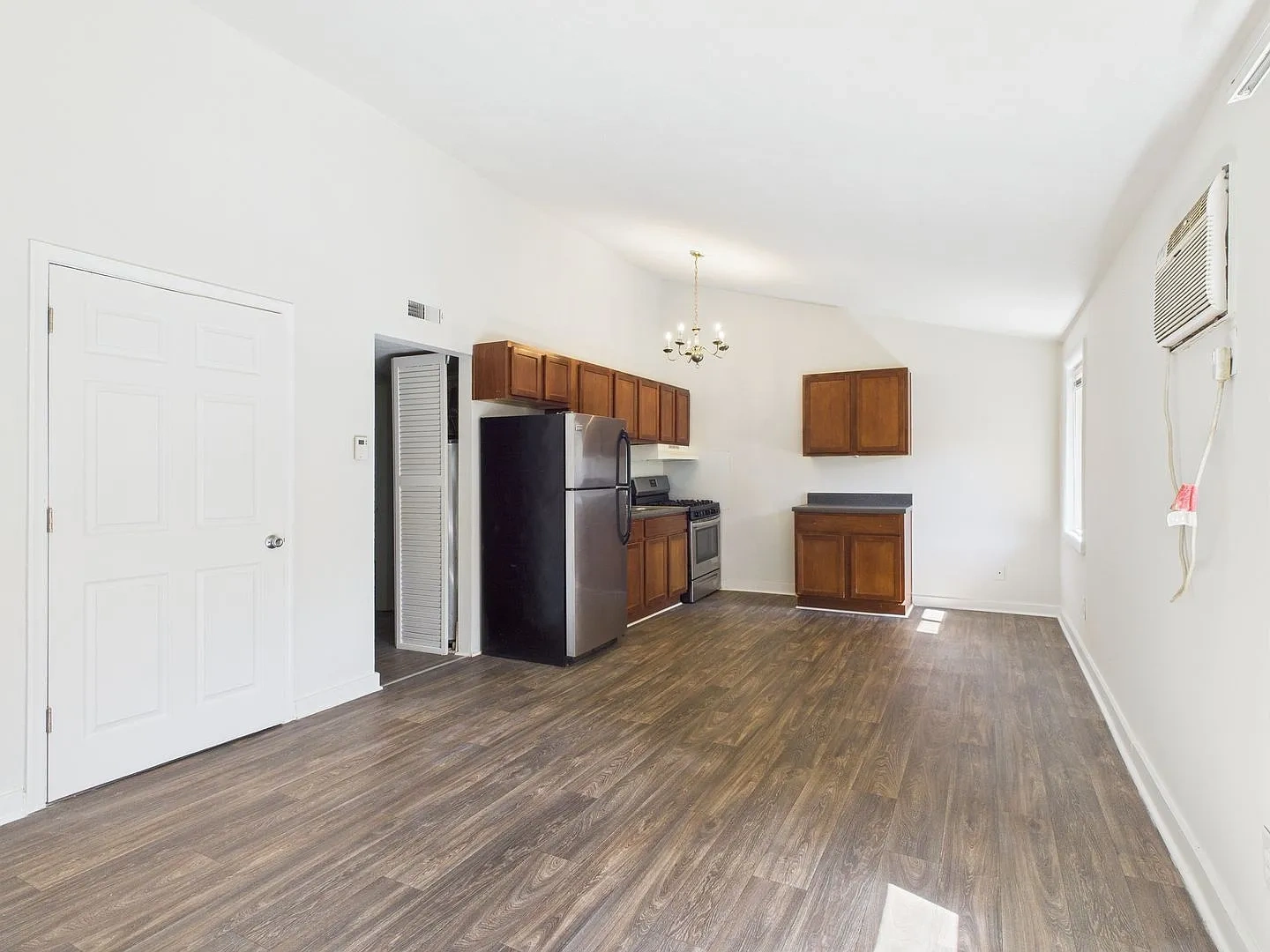 Forest Square Apartments – photo 1