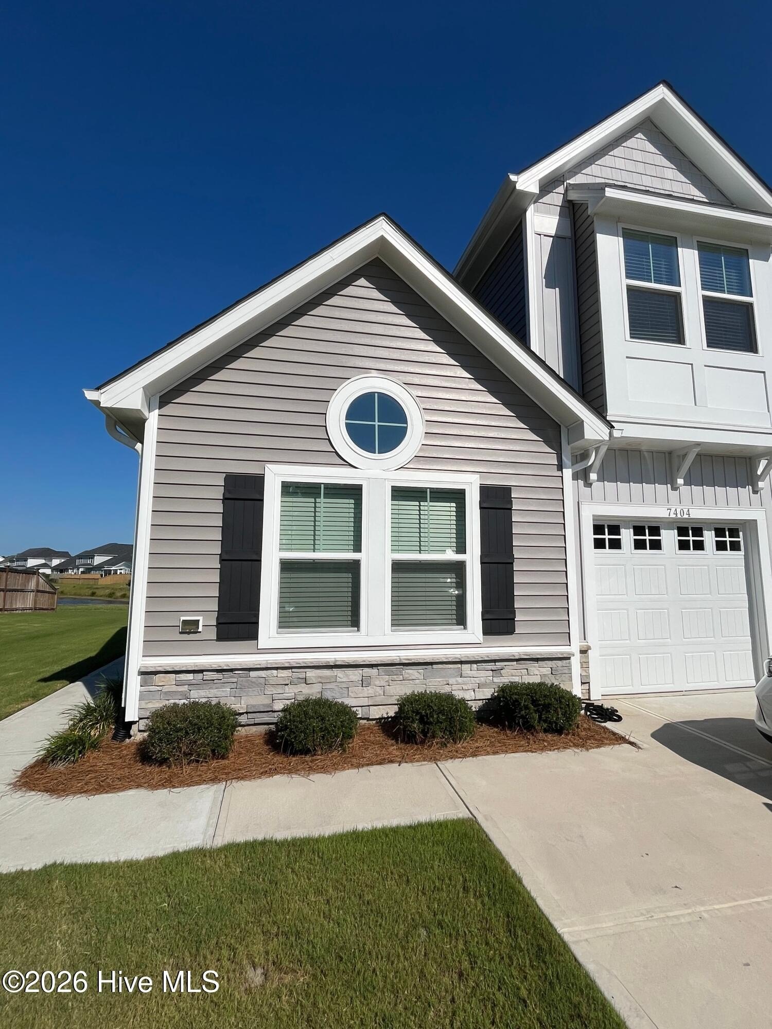 7404 Springwater Dr – photo 1