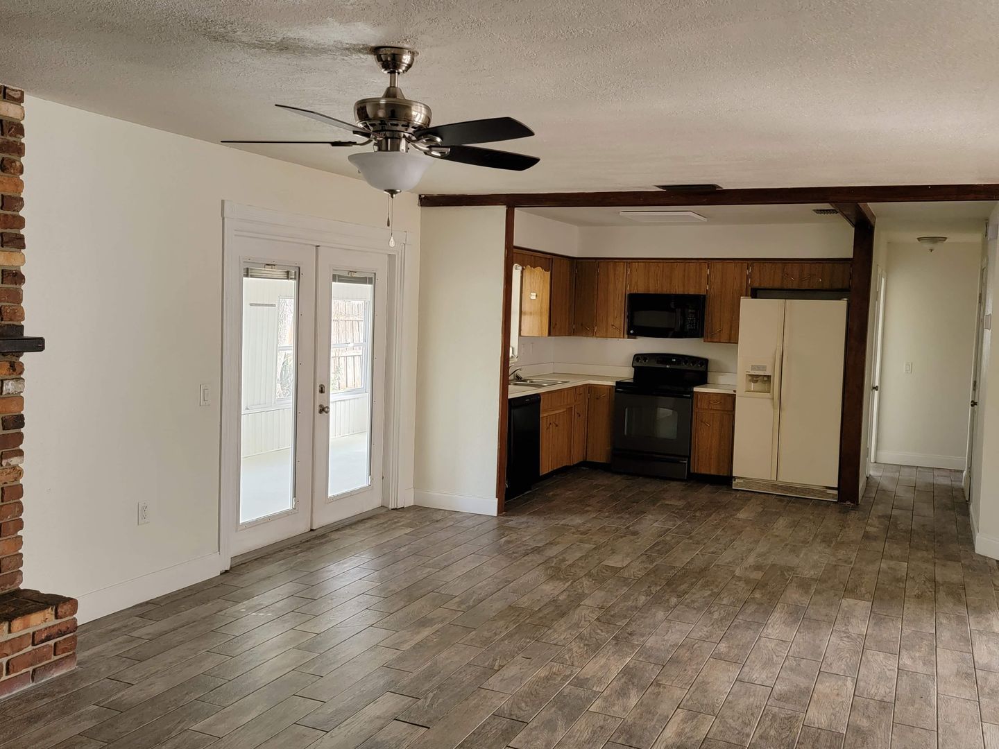 2425 W Central Ave – photo 1