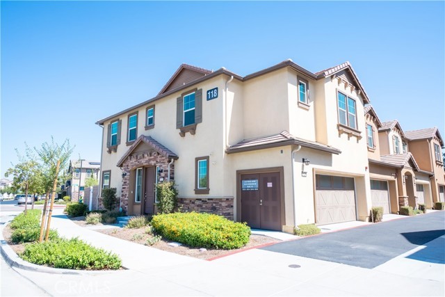 28228 Heirloom Dr – photo 2