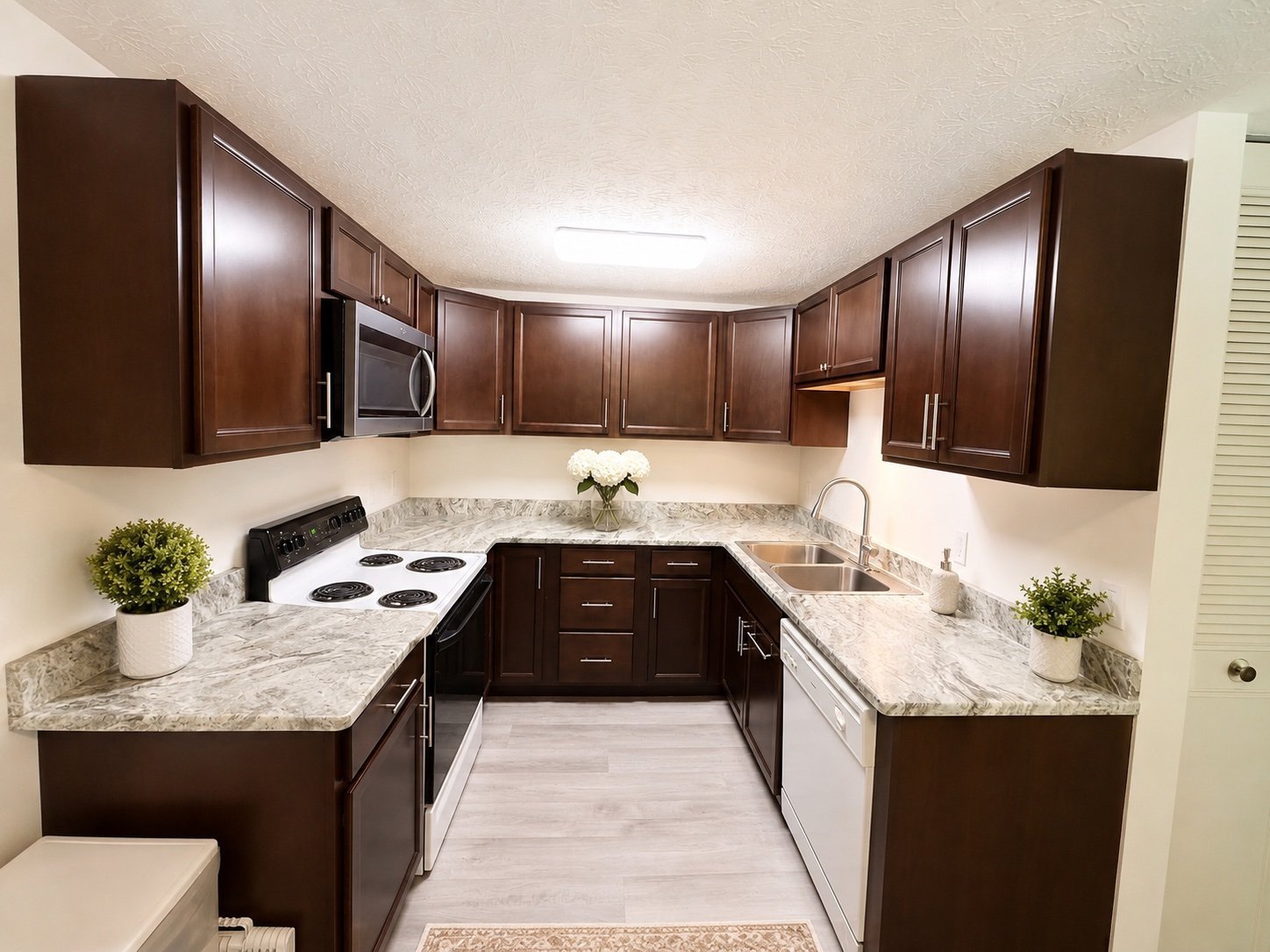 4301 Cox Dr unit B – photo 2