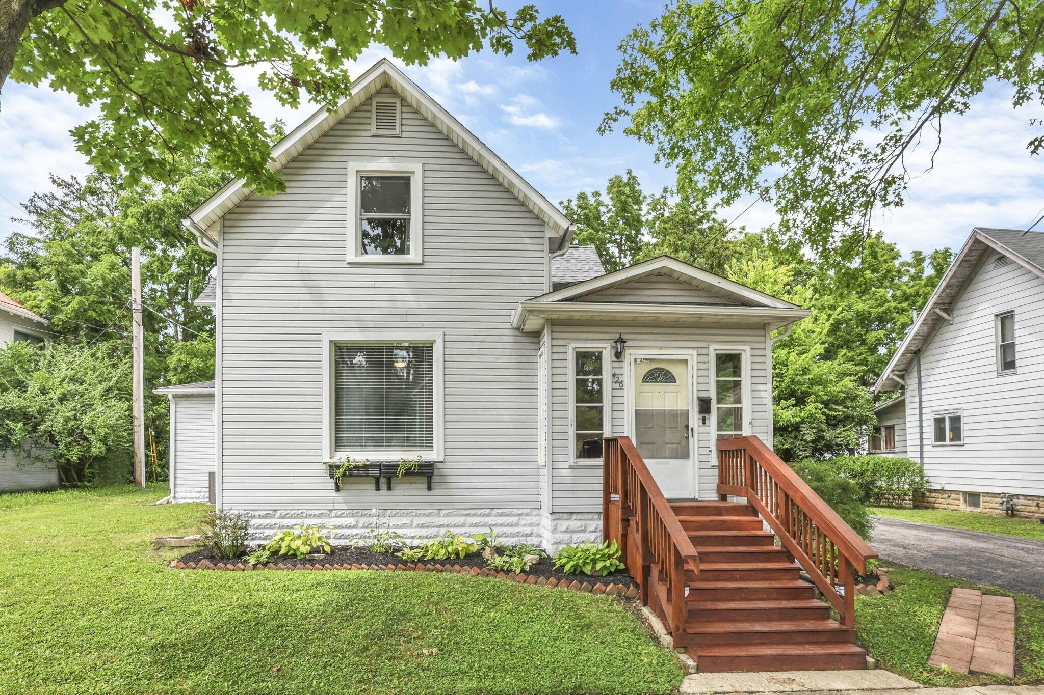 426 W 6th St – photo 2