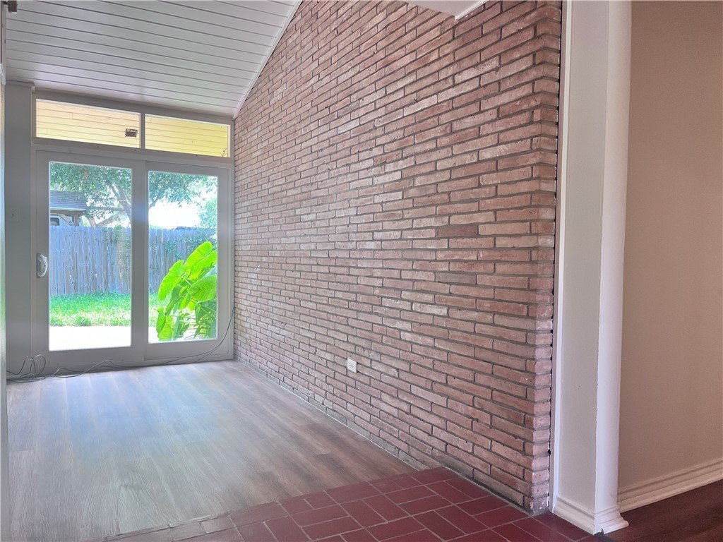 114 Janin Cir E – photo 4