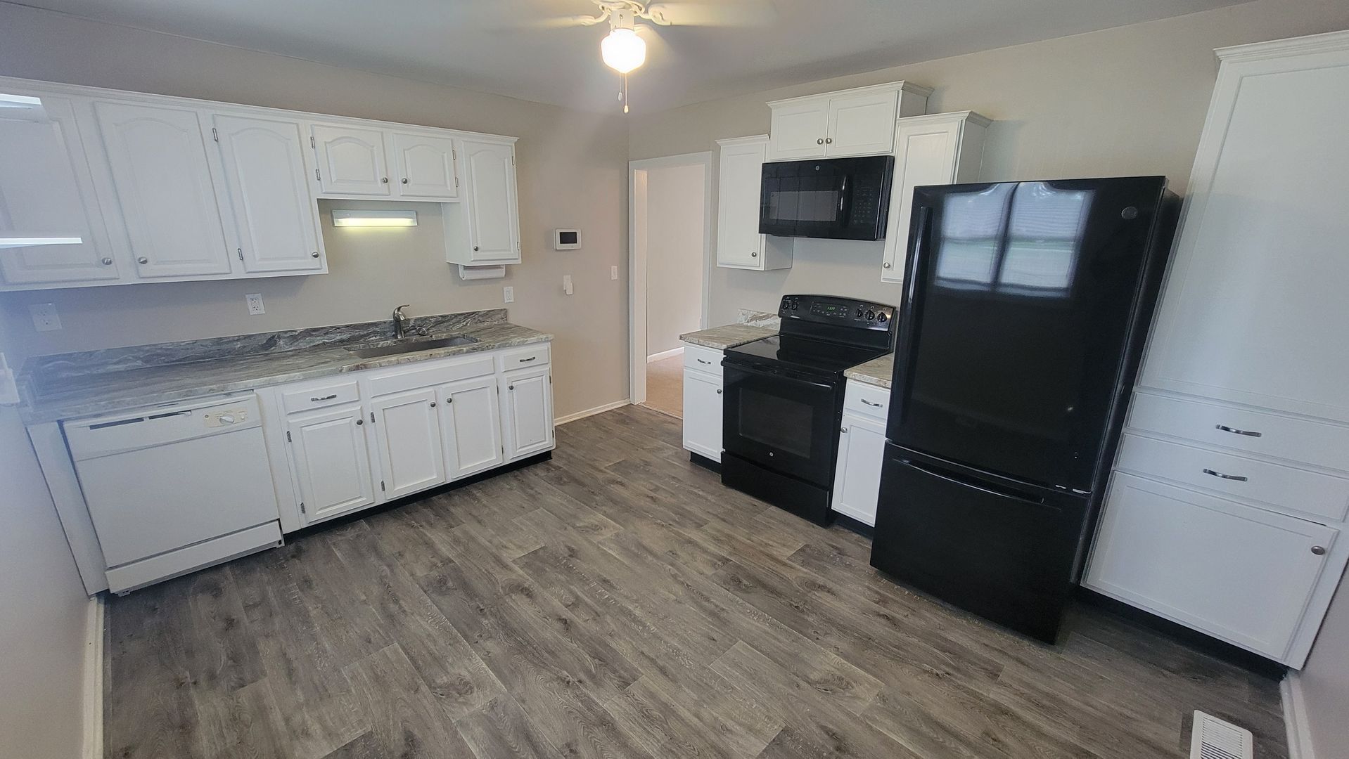 10210 Browns Ct – photo 4