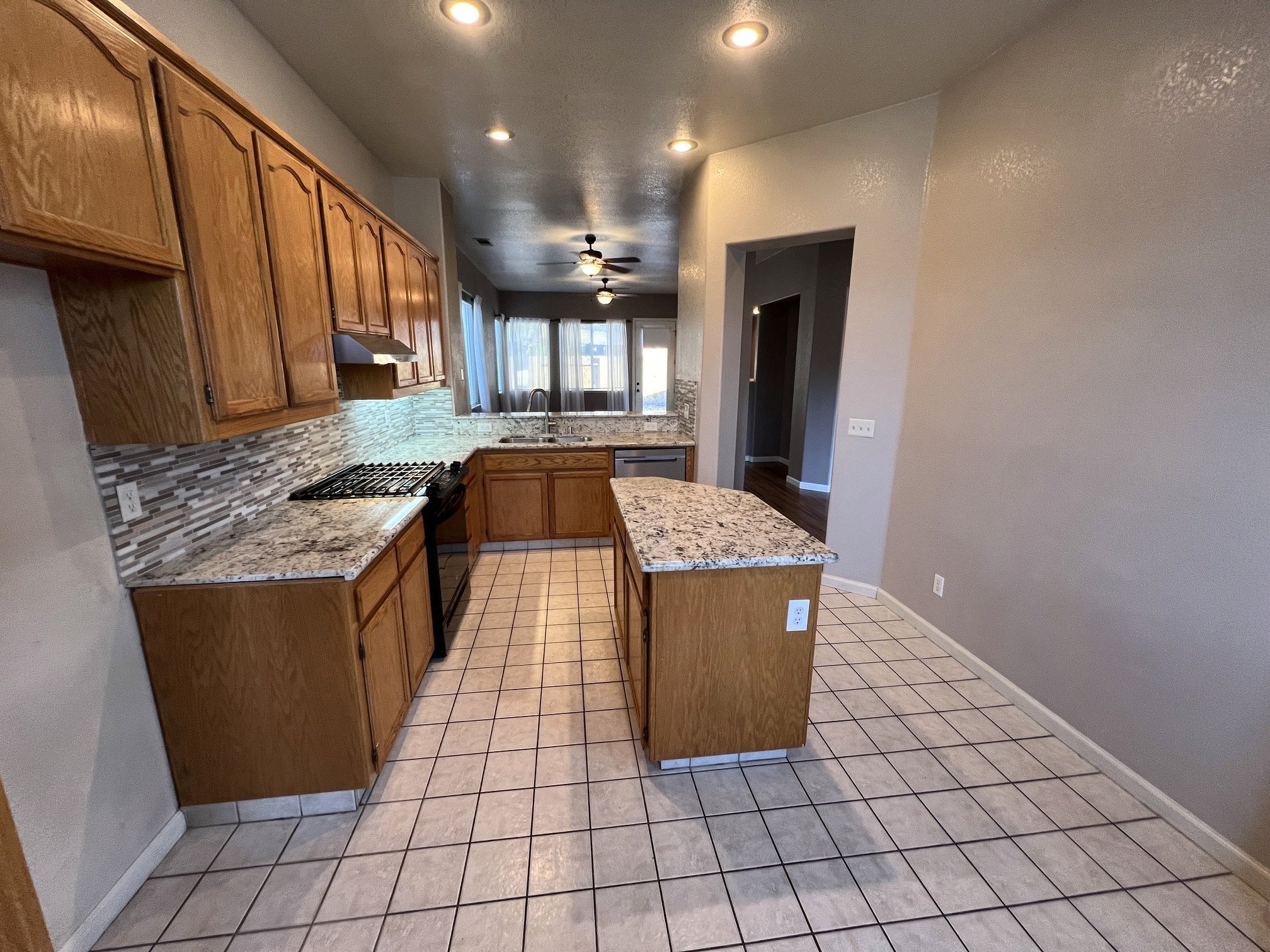 1850 Exeter Dr – photo 5