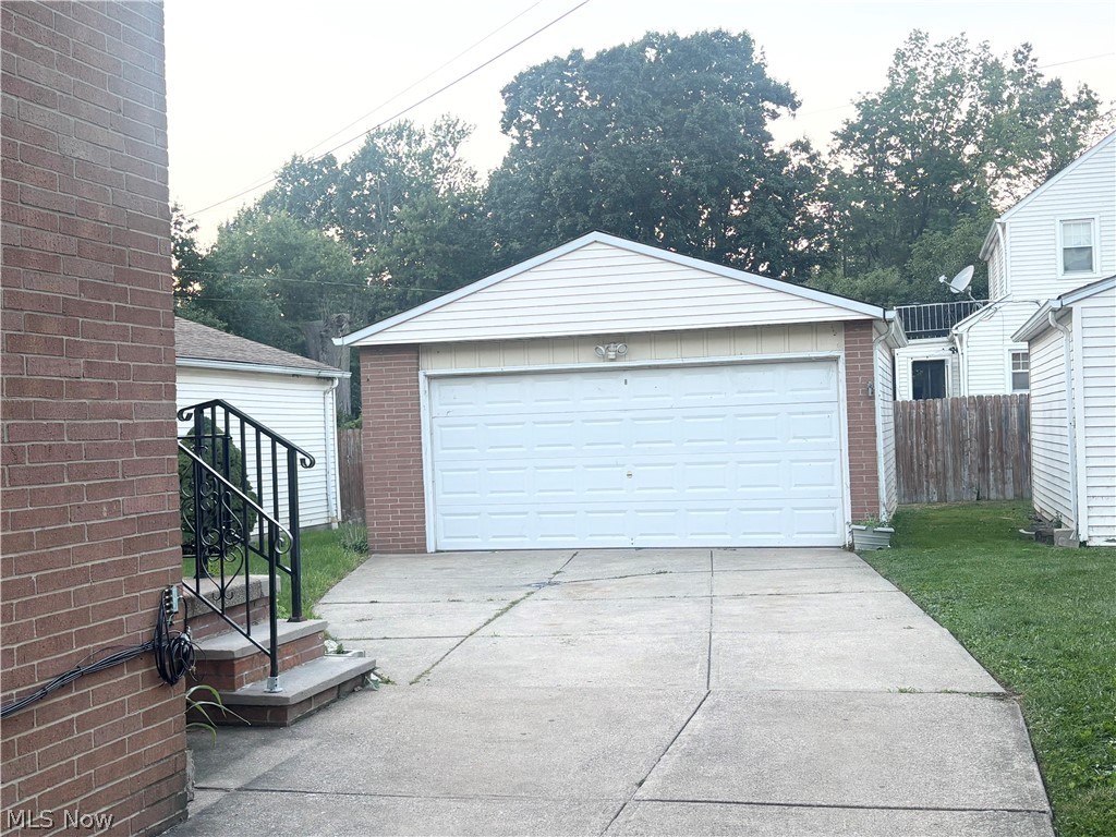 20209 Lakeshore Blvd – photo 4