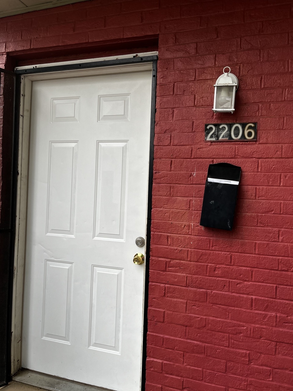 2206 W 23rd St – photo 1