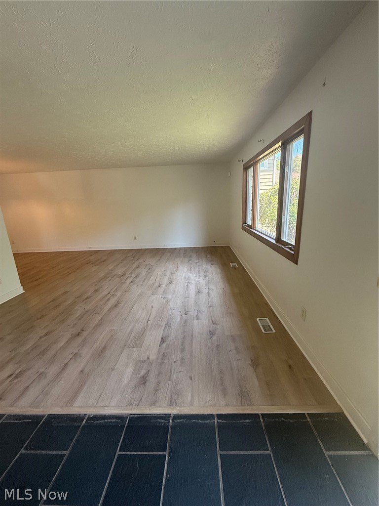 6580 Forest Glen Ave – photo 5