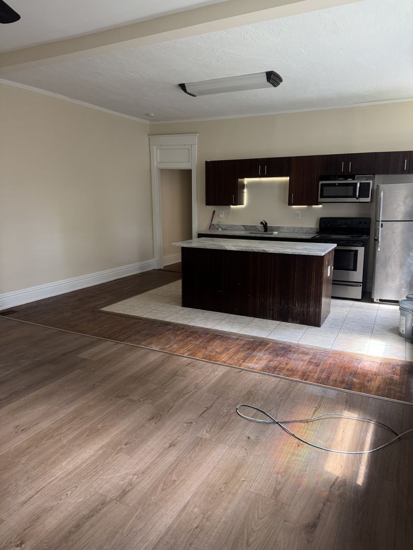 2422 Barton Ave unit 2422 Barton Ave Unit A – photo 2