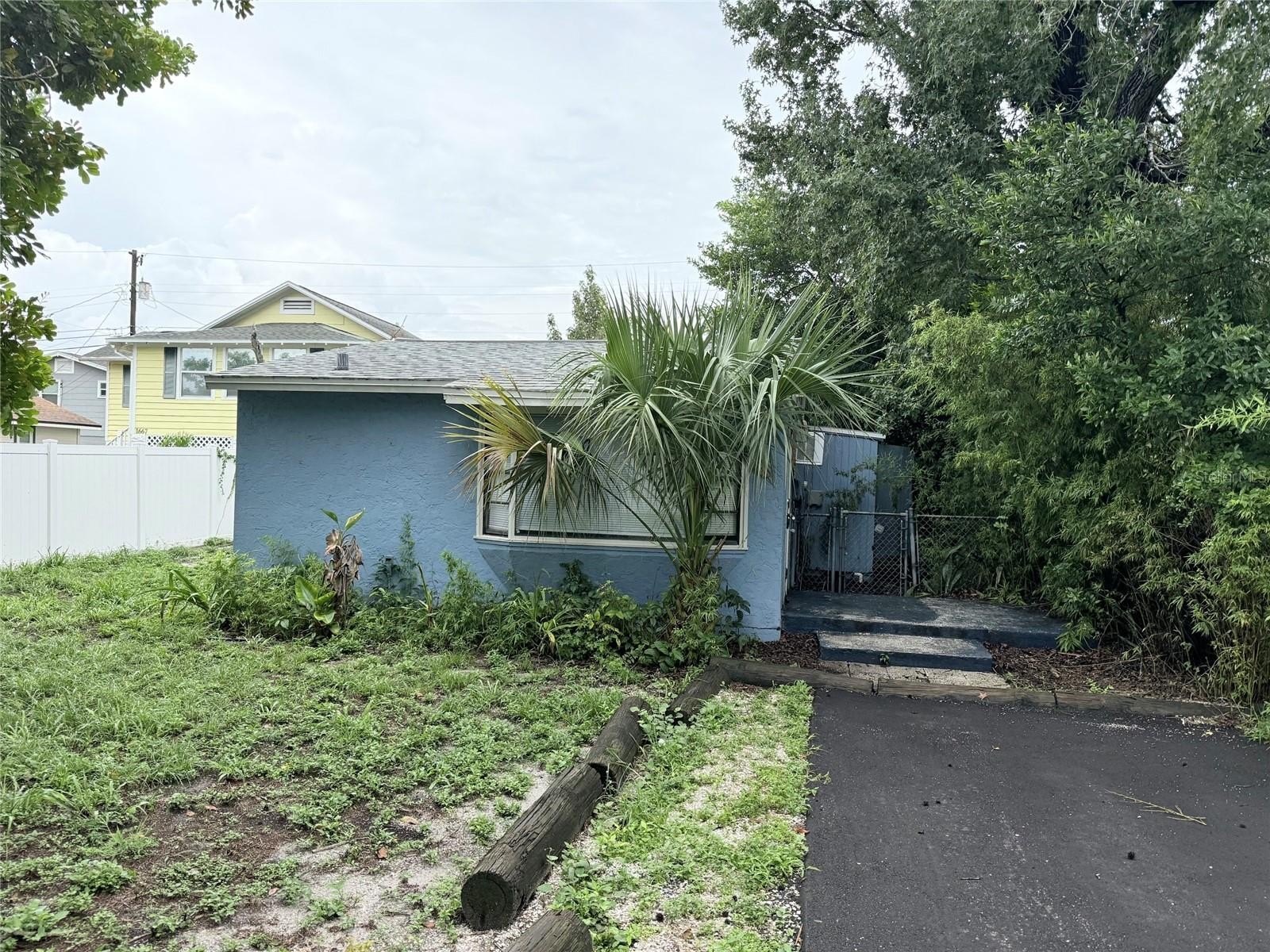 1661 27th Ave N – photo 1