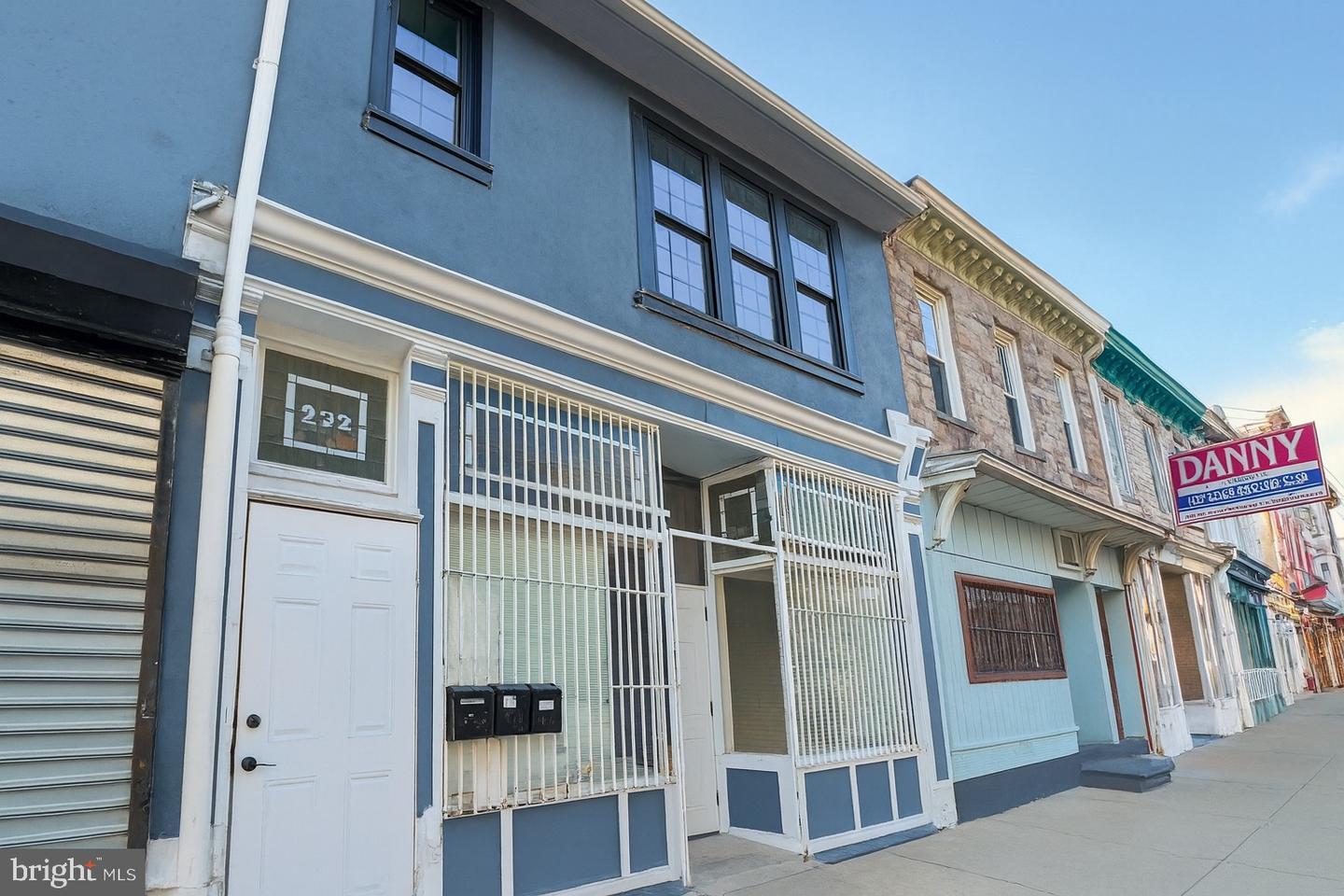230 N 9th St – photo 1