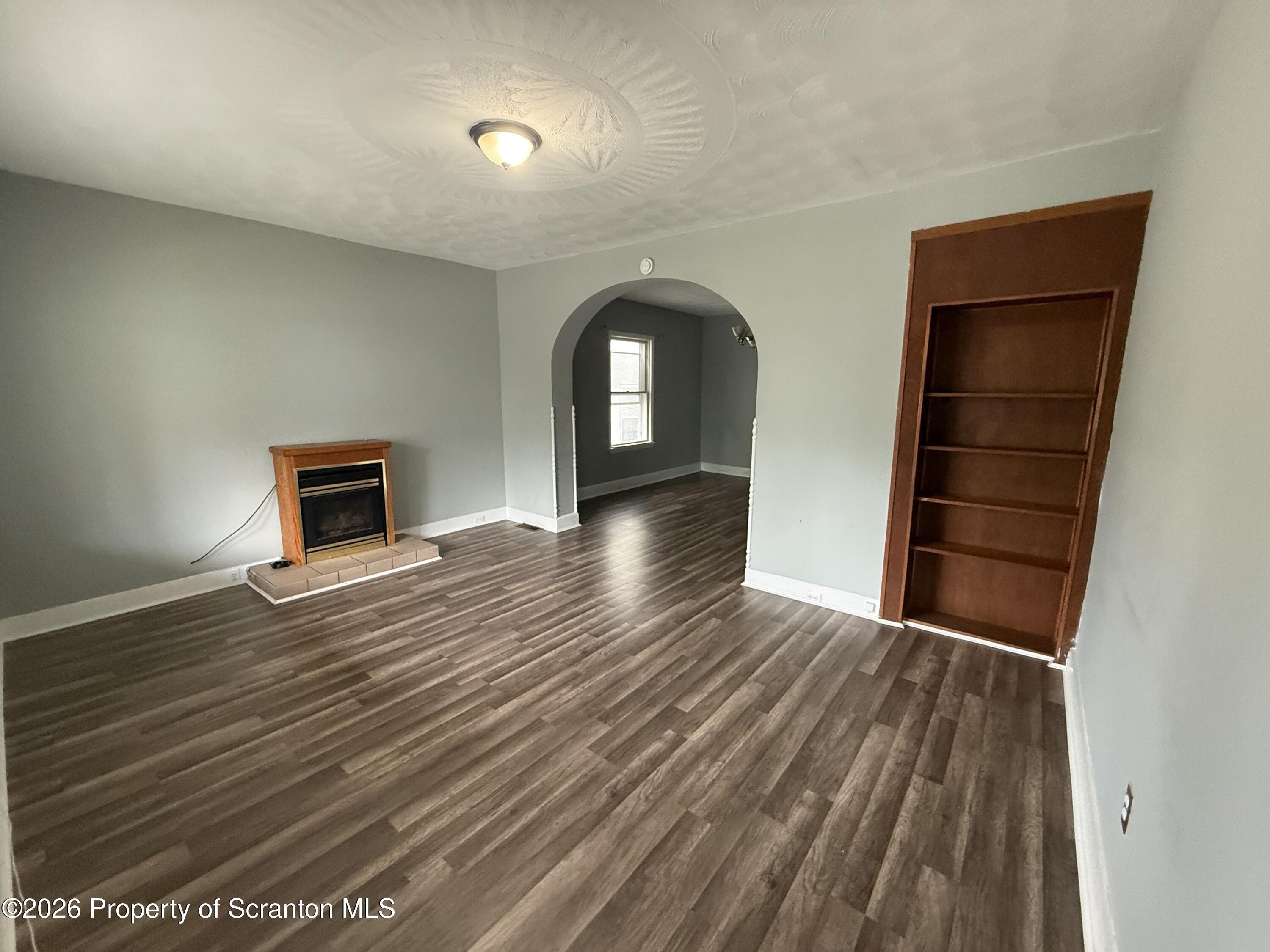 617 Harrison Ave – photo 2