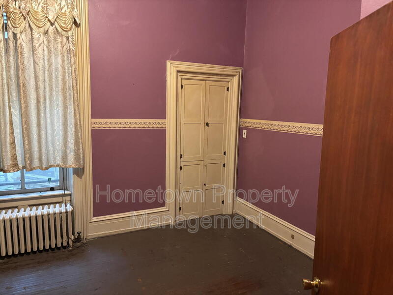 319 E Sunbury St unit 1A – photo 4