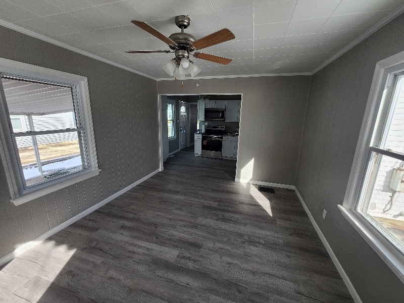 229 New St – photo 3