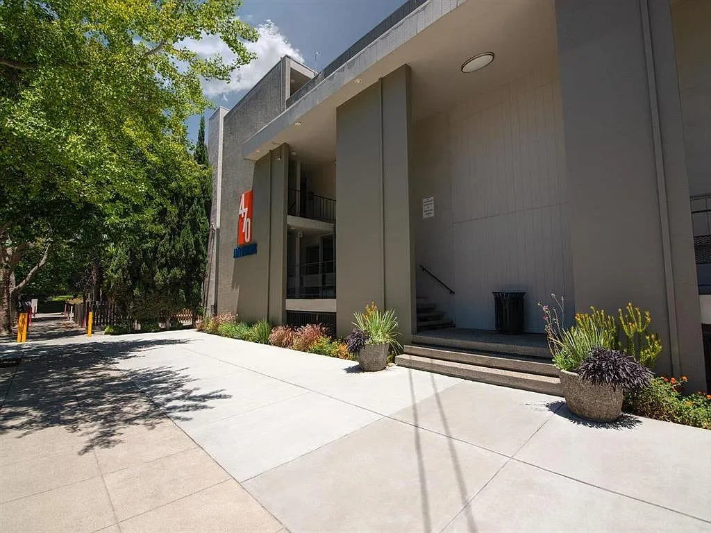 470 Apartments – photo 4