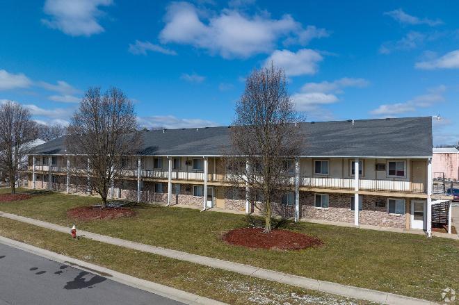 1330 Brookview Dr – photo 2