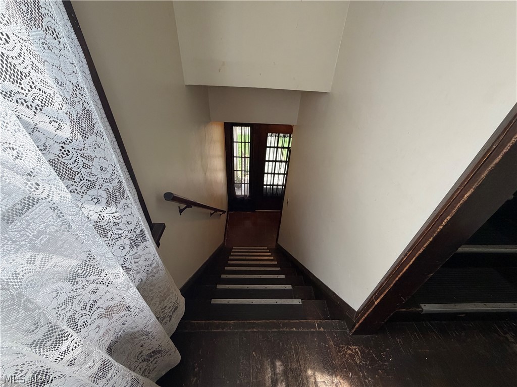 1605 Larchmont Ave – photo 5