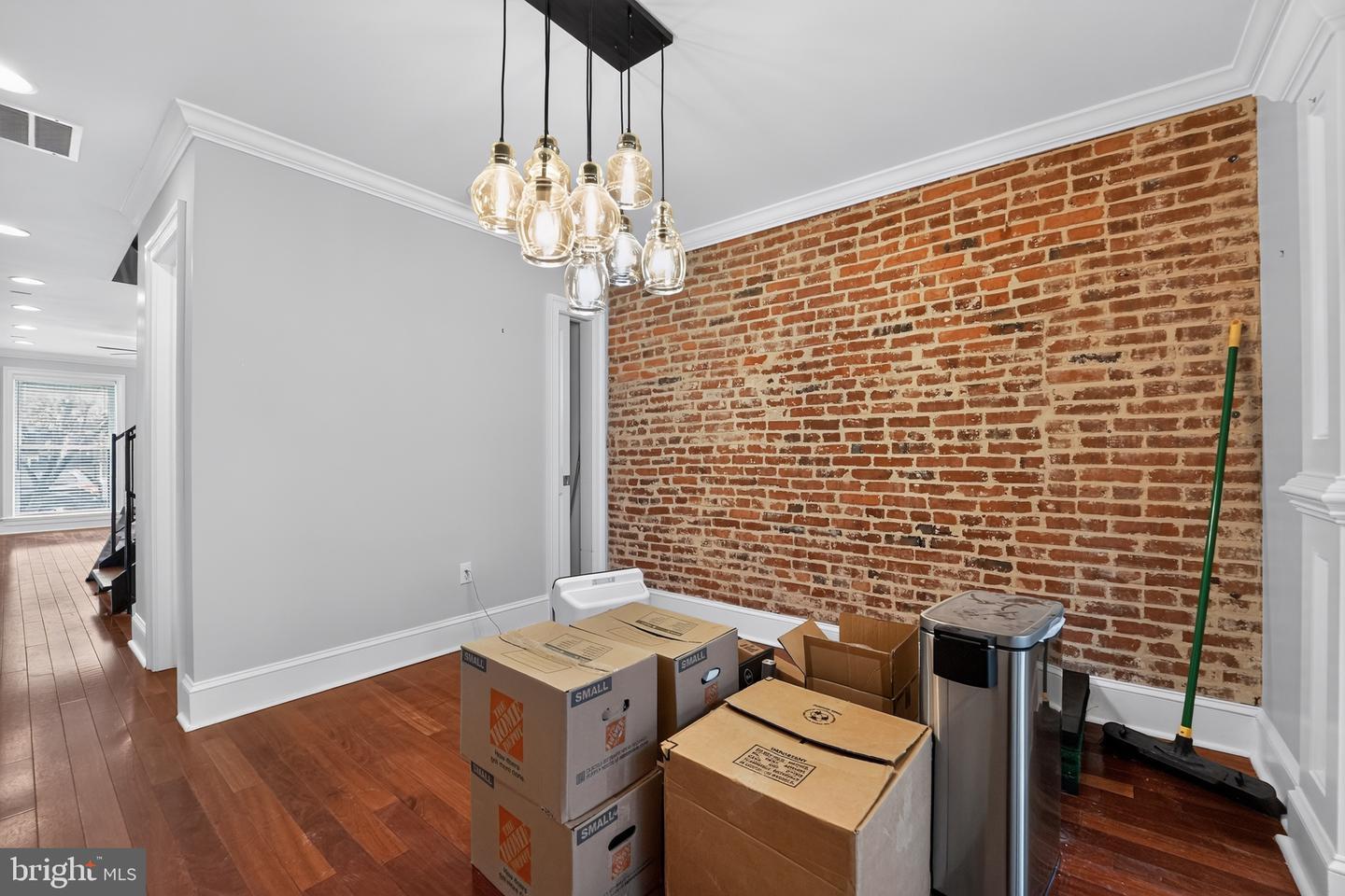 528 S Curley St – photo 5