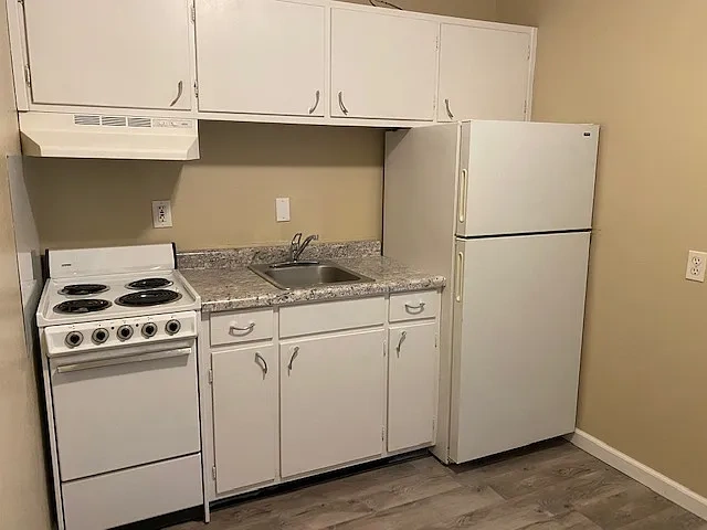 Westwood Apartments – photo 2