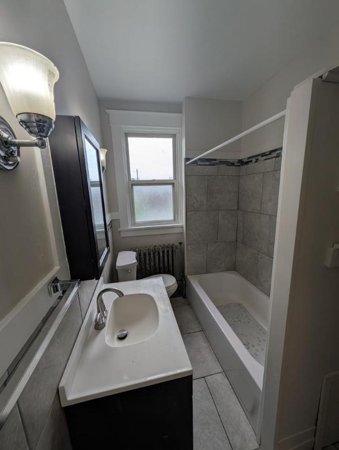 216 Sarah St – photo 5