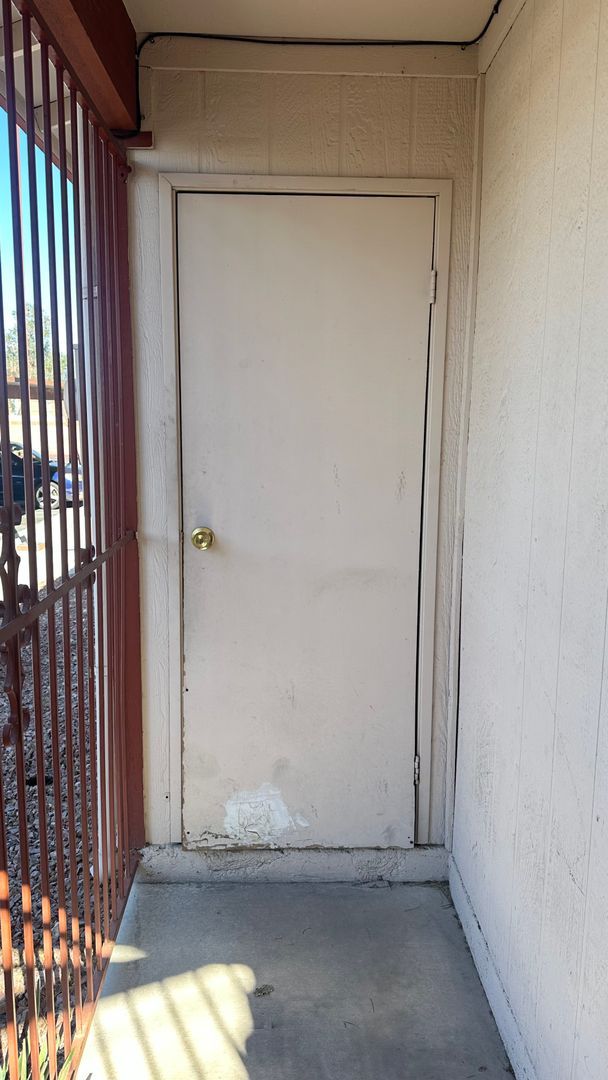 425 N Lamb Blvd – photo 3