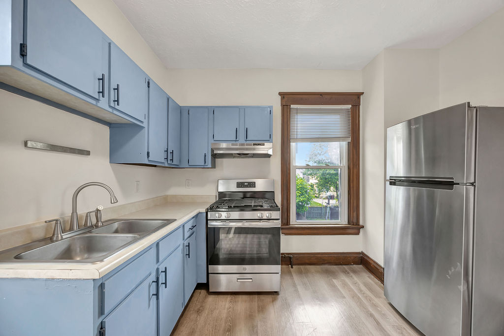 2421 Kenilworth Ave unit 2 – photo 4