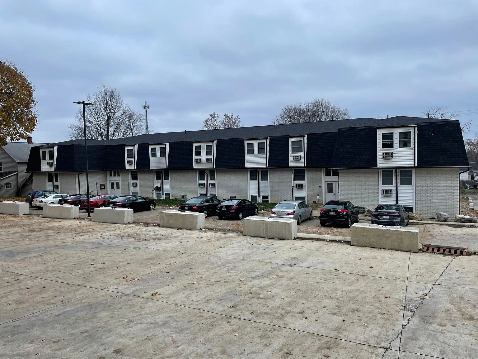 140 Wood Street – photo 1