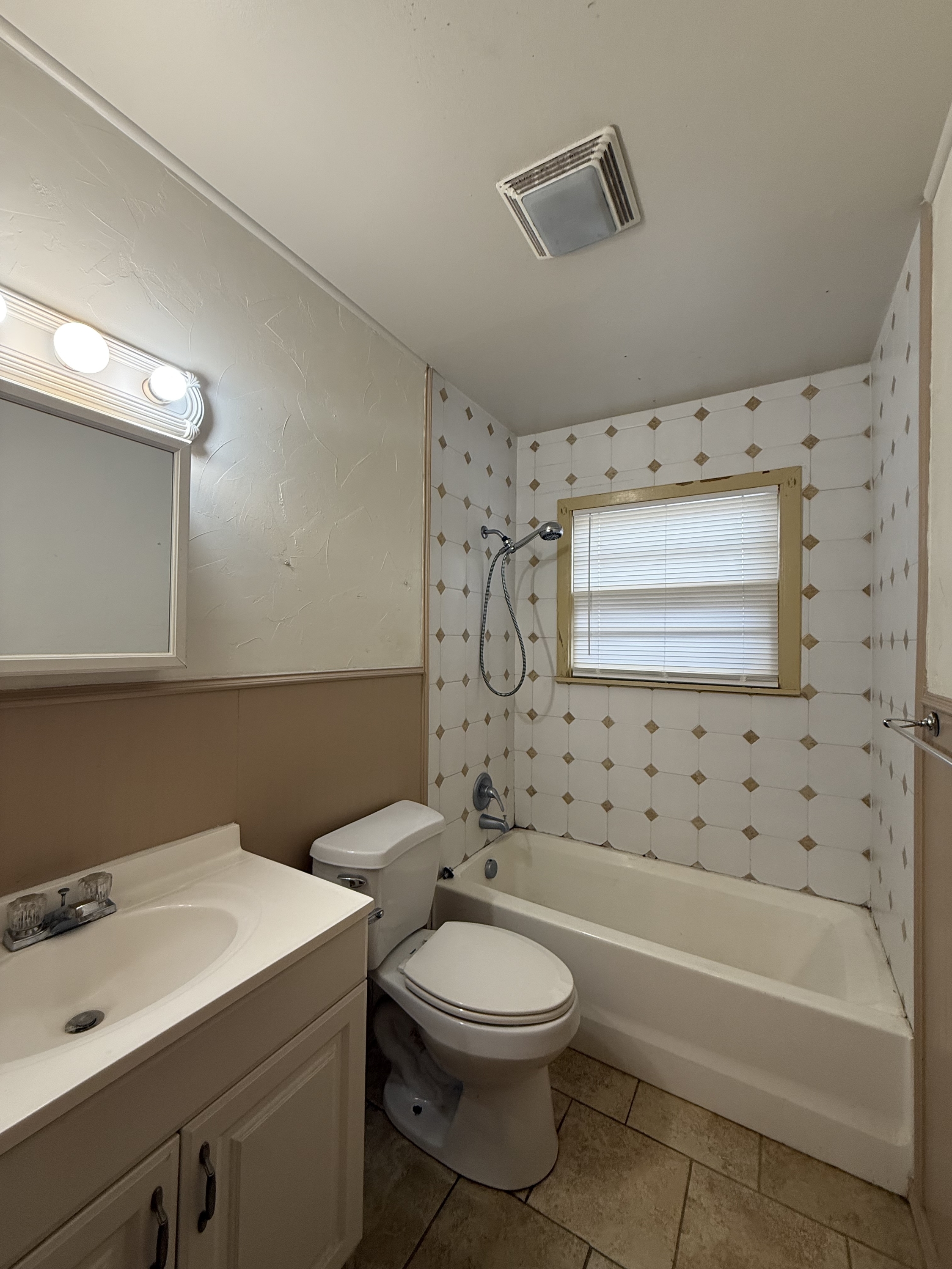 2103 33rd St unit 5 – photo 5