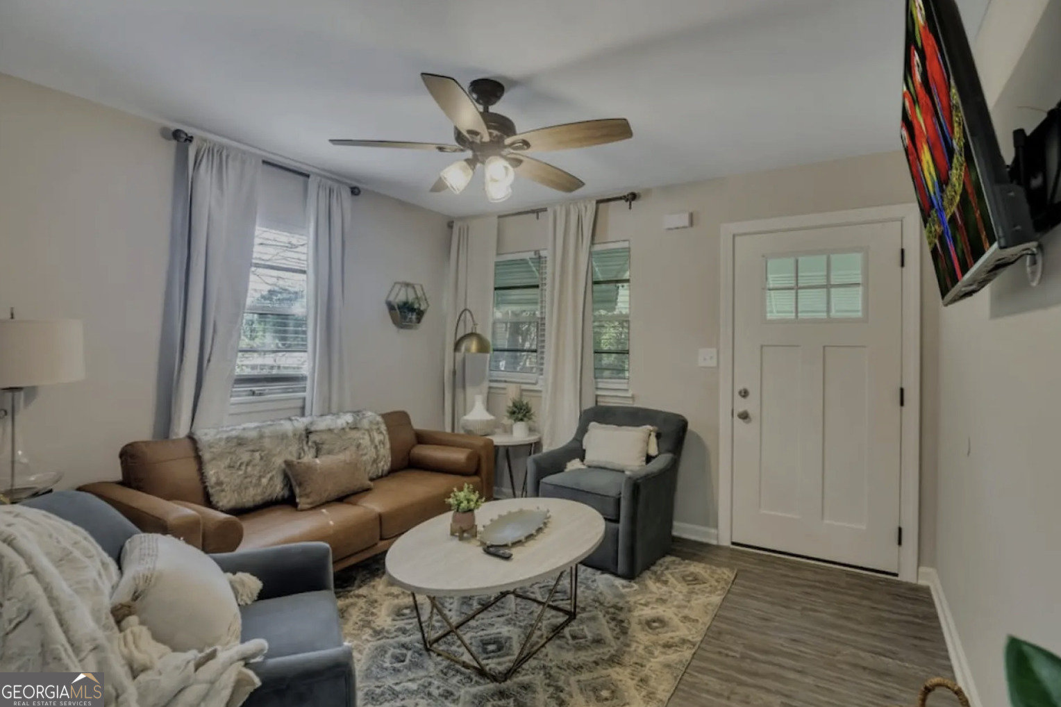 50 Oak St – photo 1