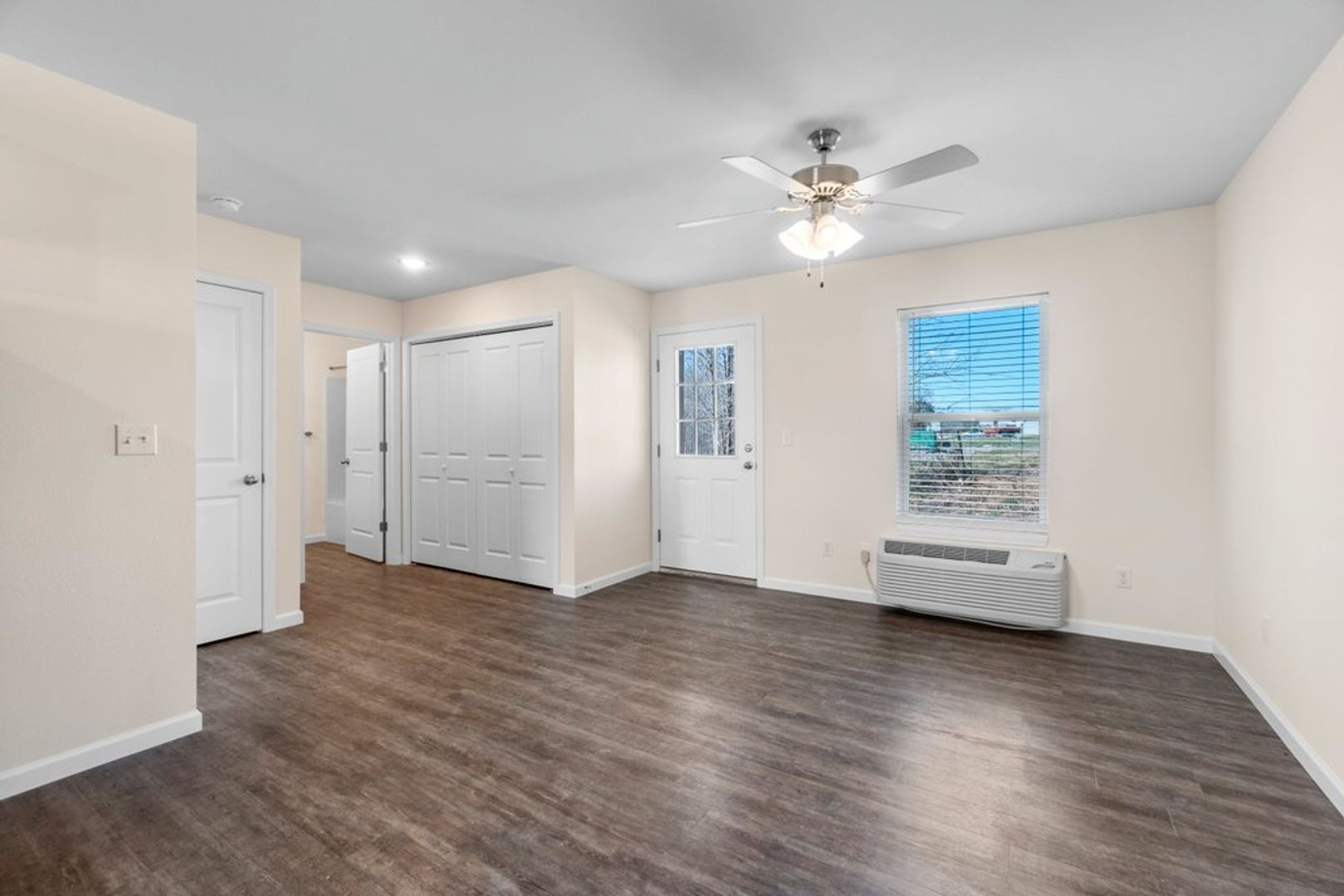 737 Highland Pt Dr unit 203 – photo 2