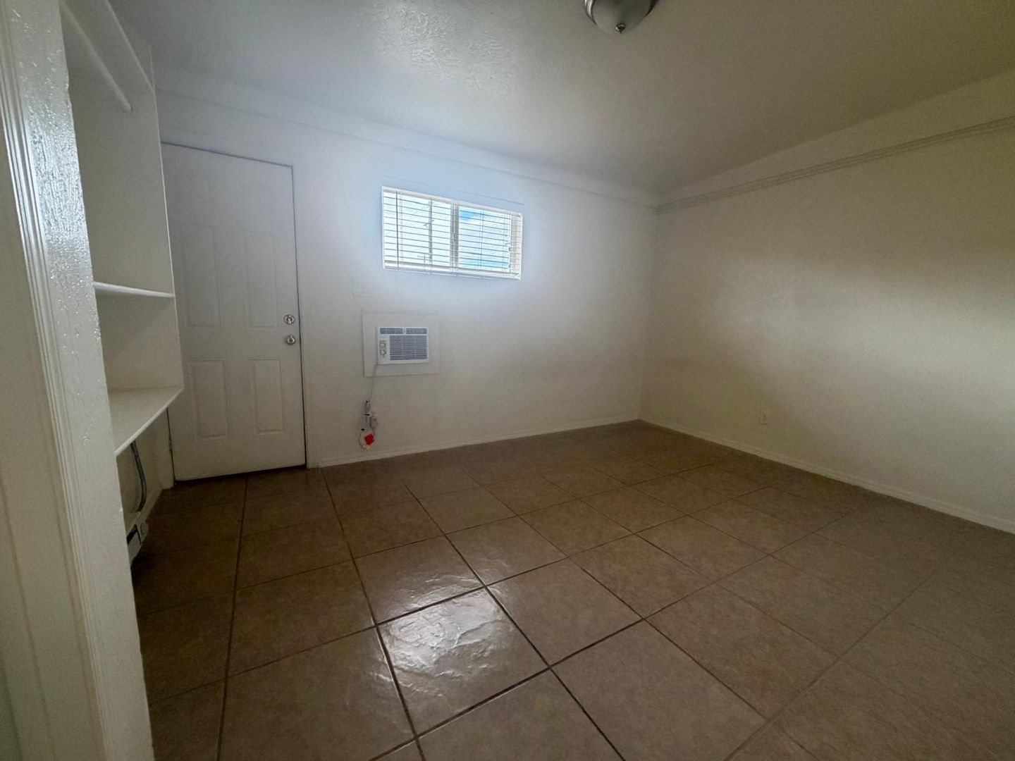 1056 S 10th Ave unit #4 – photo 3