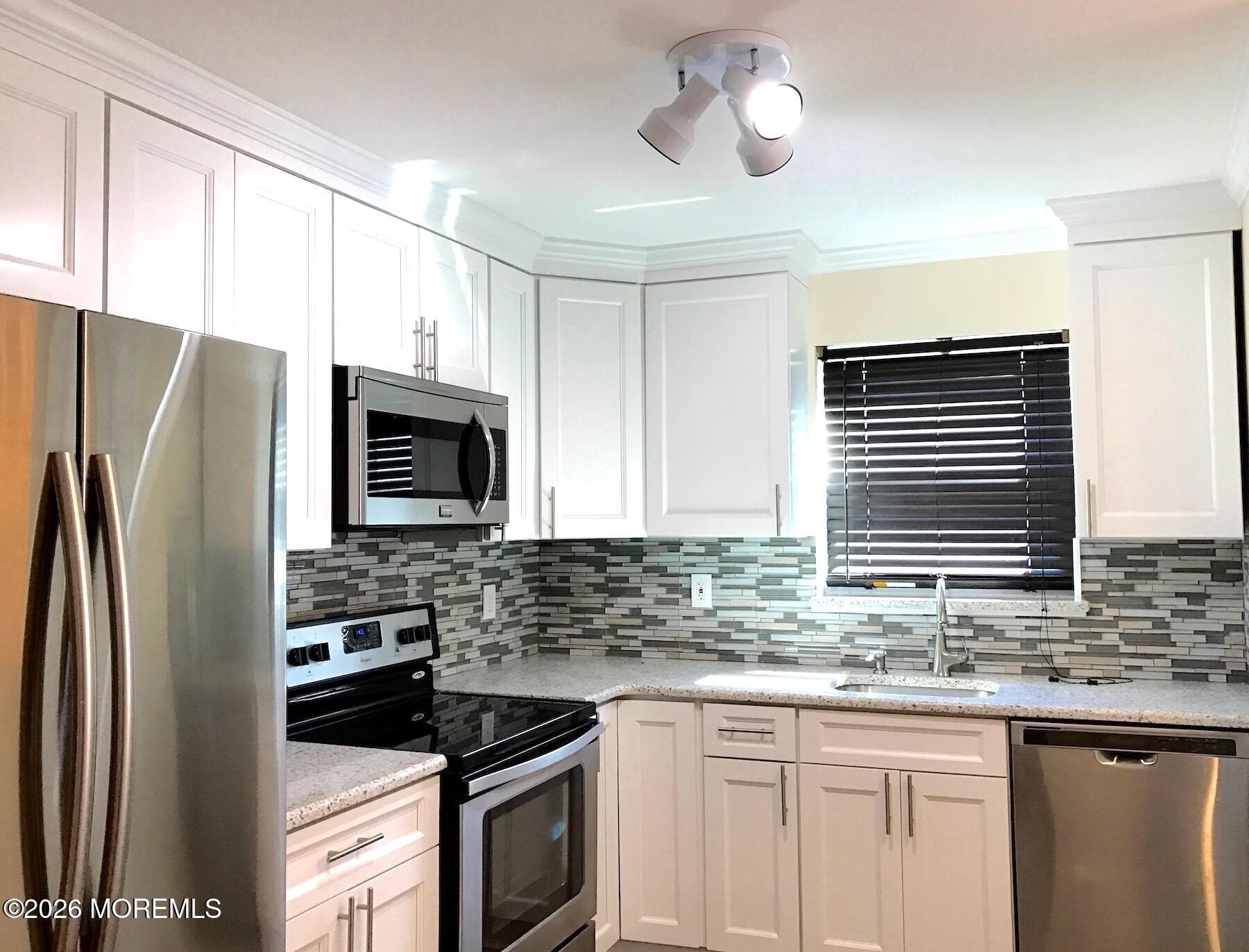 65 Cedar Ave #D15 – photo 5