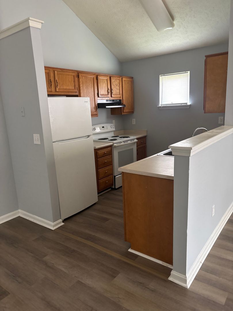 2512 Cedar St – photo 4
