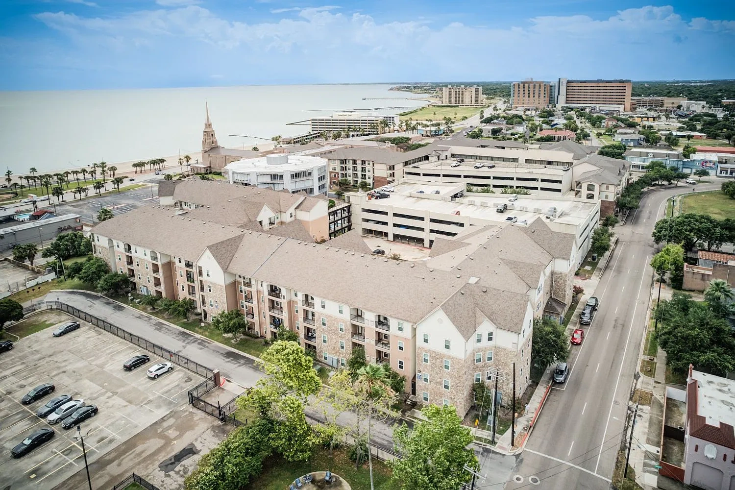 Bay Vista Apartments – photo 2