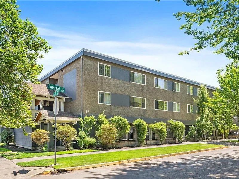 Lewis and Clark Apartments – photo 2