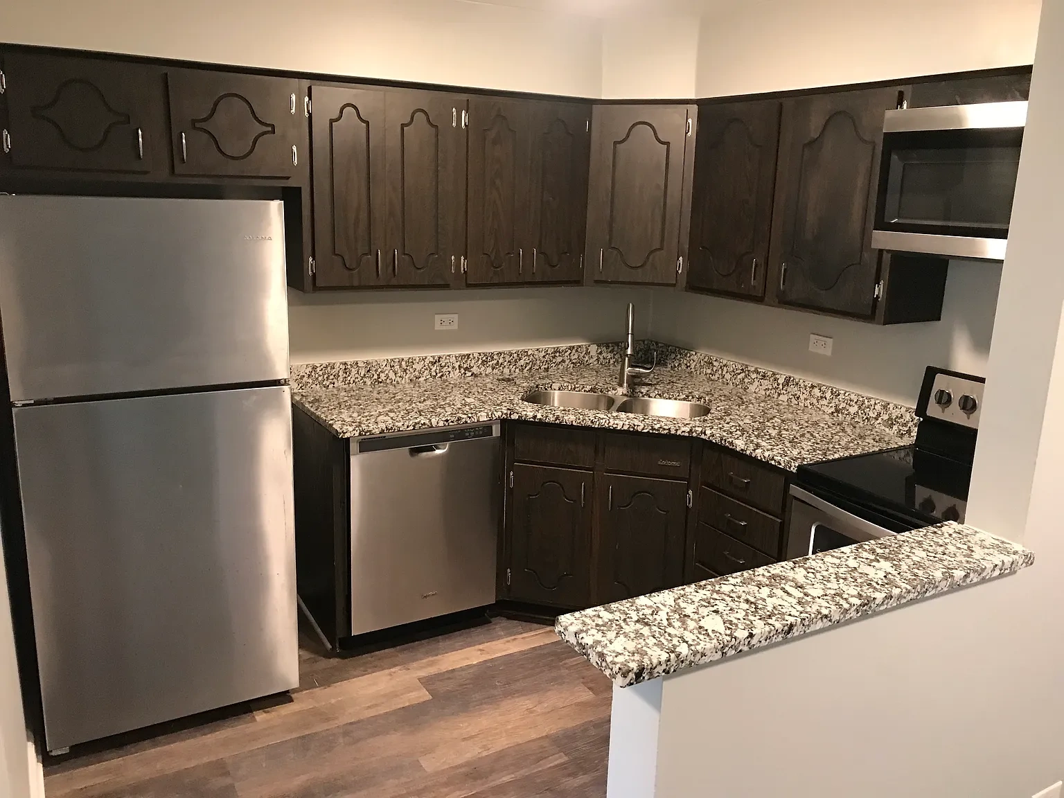 313 & 329 N Maple St – photo 4