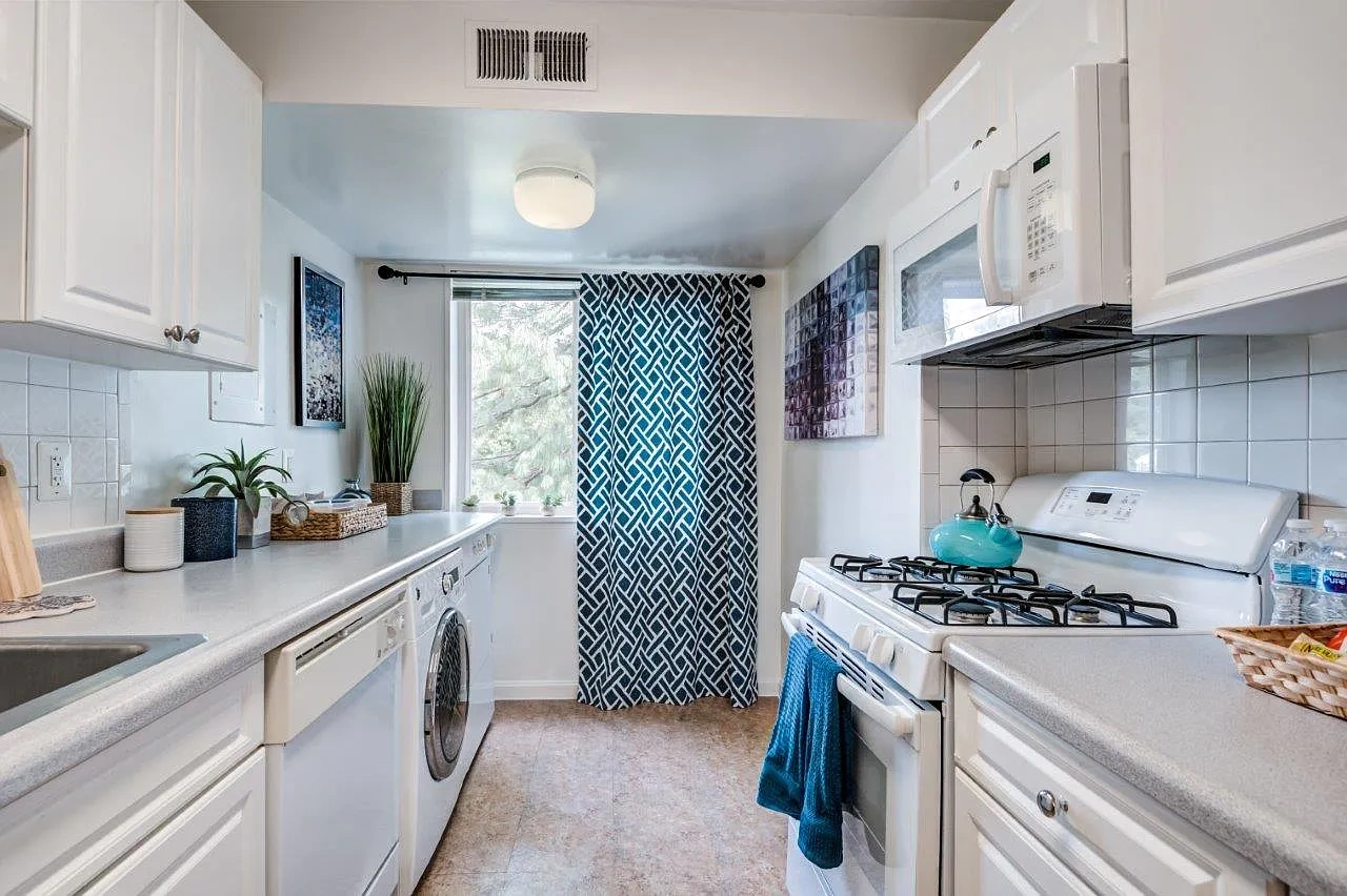 Stoneridge at Mark Center Apartment Homes – photo 1