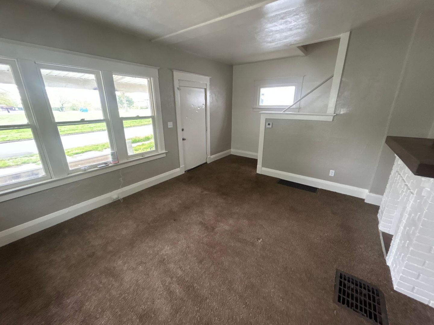 948 White St. – photo 3