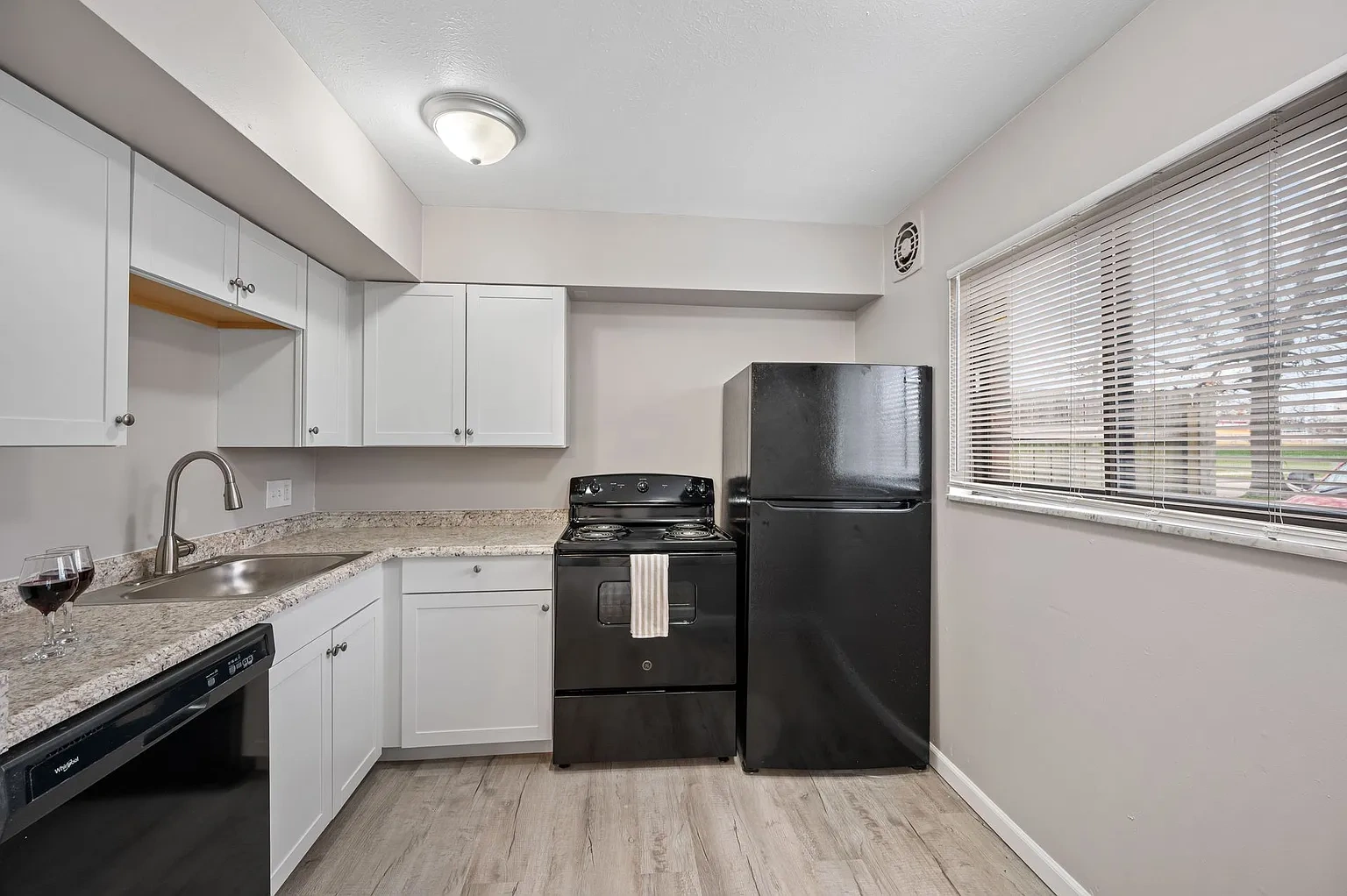 Village Square Townhomes – photo 4