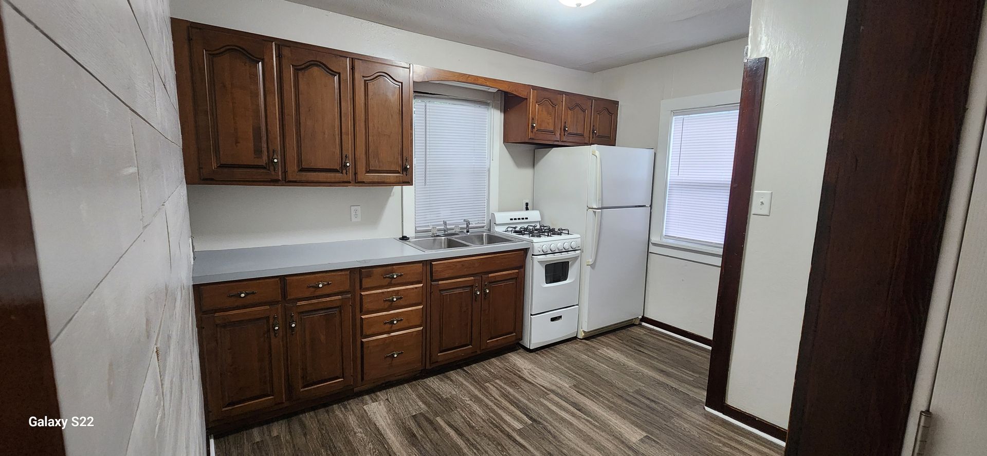 318 E 15th St N – photo 2