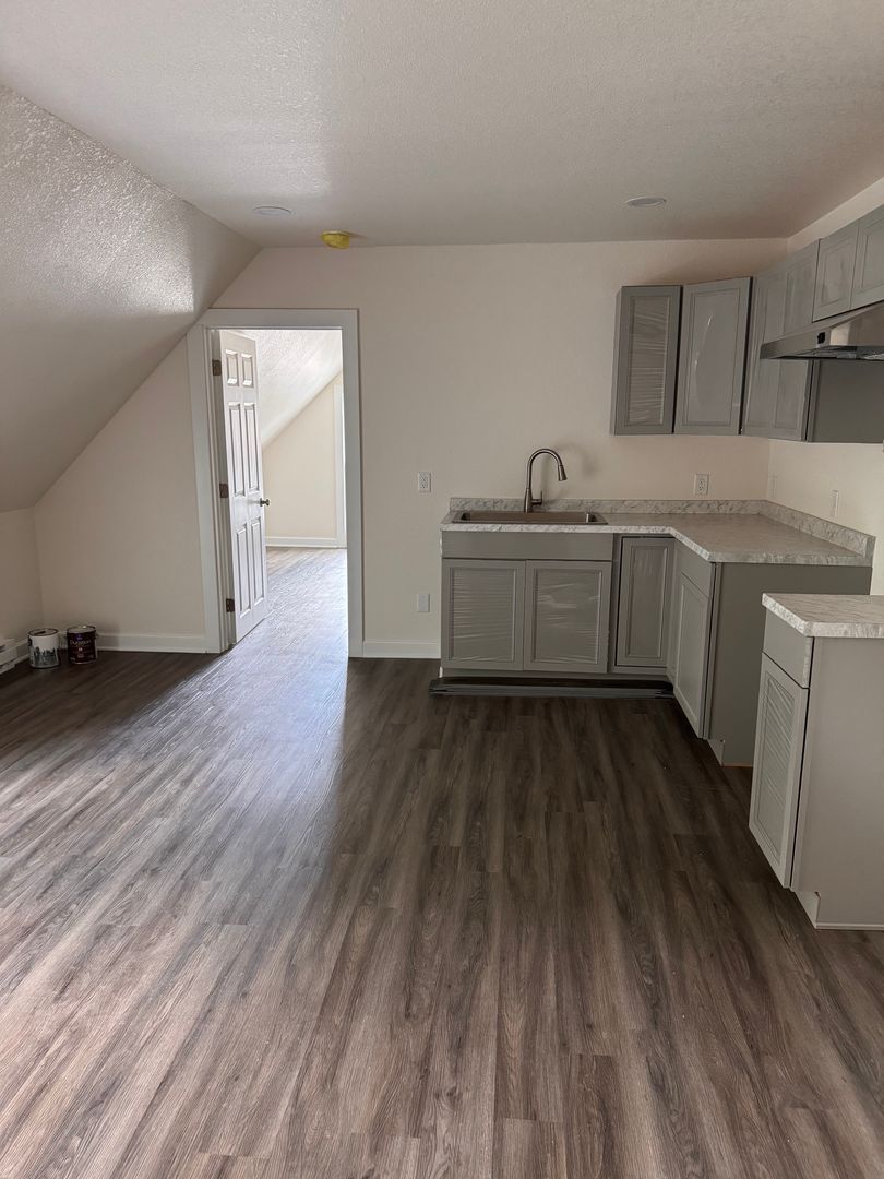 621 S Irvine Ave unit 621 S Irvine Unit F – photo 2
