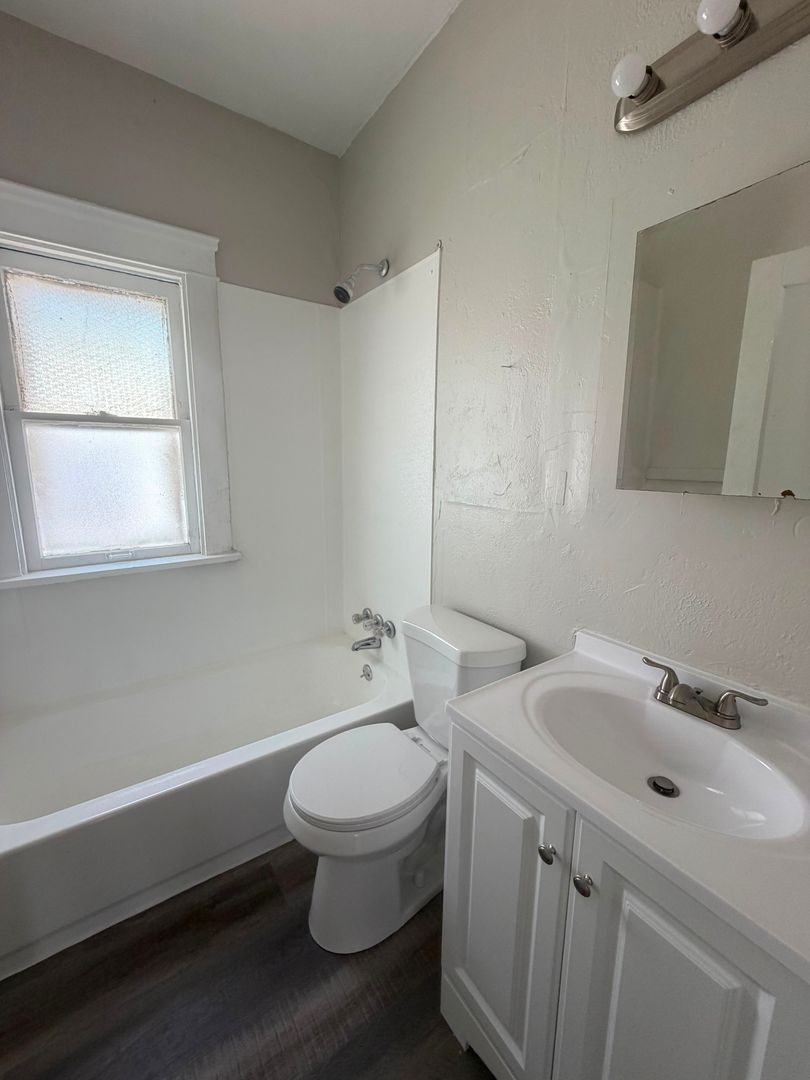 10012 Manor Ave unit Lower – photo 5