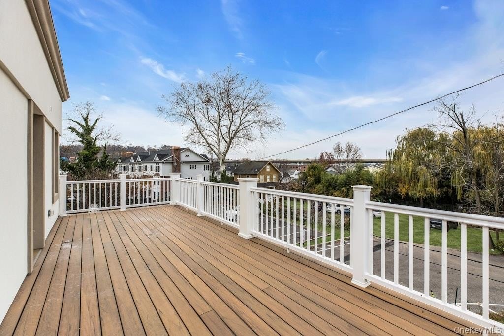 1431 Old Northern Blvd #5 – photo 3